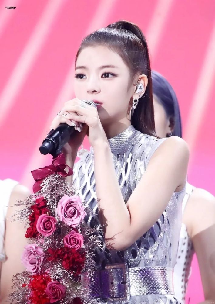 娱乐圈最美头骨，比肩Jennie的原来是她啊！
