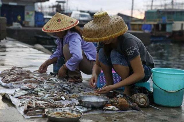 海南岛南部的疍家人与疍家姑娘