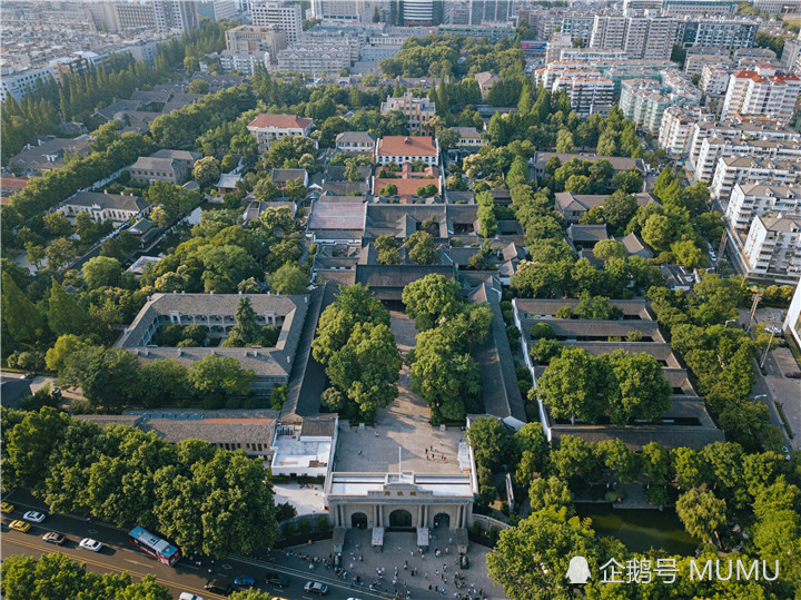 南通gdp突破两万亿_我国gdp突破100万亿(3)