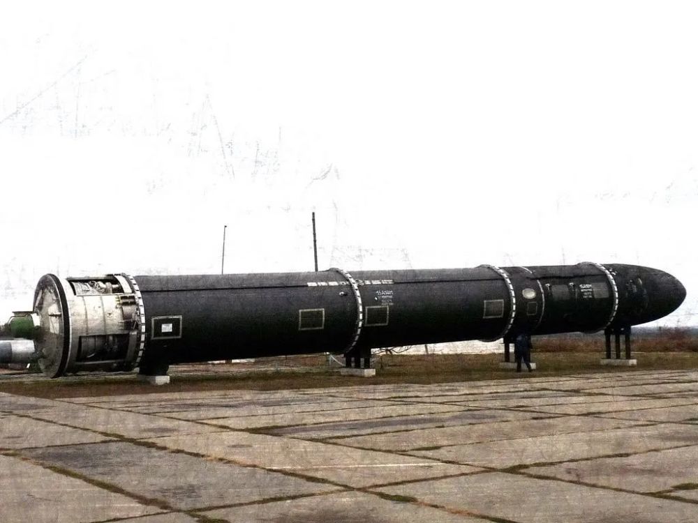 踢馆:俄军撒旦洲际导弹发射时为何会甩出一个大圆桶?