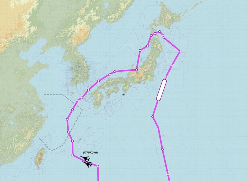 关岛b1空前活跃连窜两天 穿越东海防空识别区并与日本战机联动