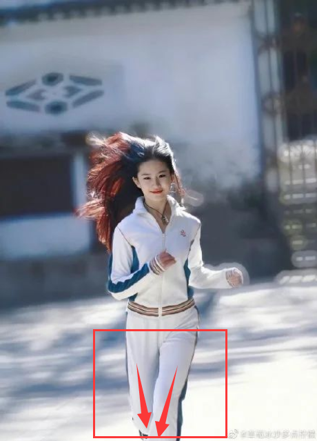 像刘亦菲这样运动会发生什么？