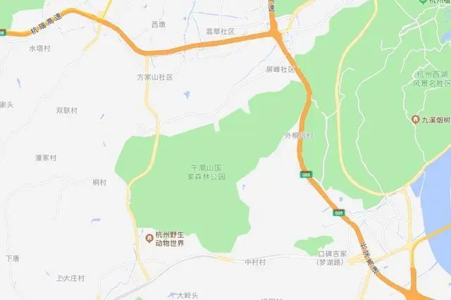 午潮山北边是西湖区的小和山高校区,西南边是富阳.