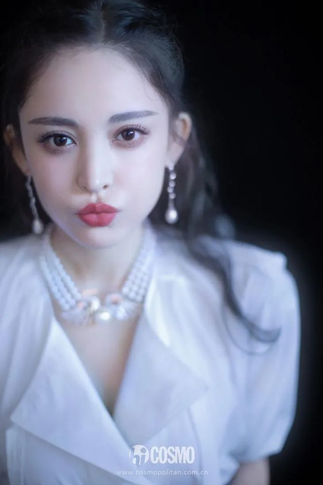 想看《喜欢你我也是》里的娜扎和王菊互换妆容
