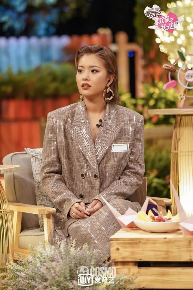 想看《喜欢你我也是》里的娜扎和王菊互换妆容