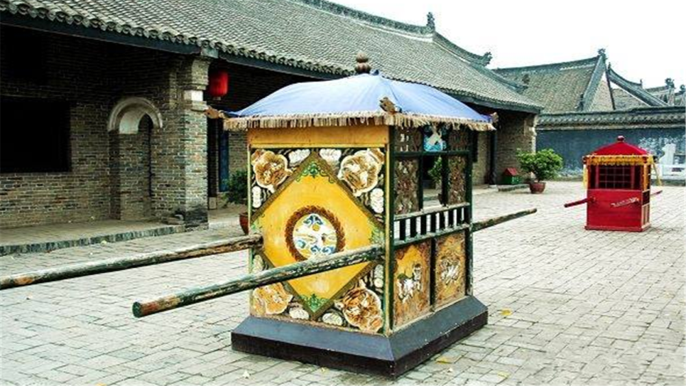在中国古代社会,官员达到什么级别,才有资格坐八抬大轿?
