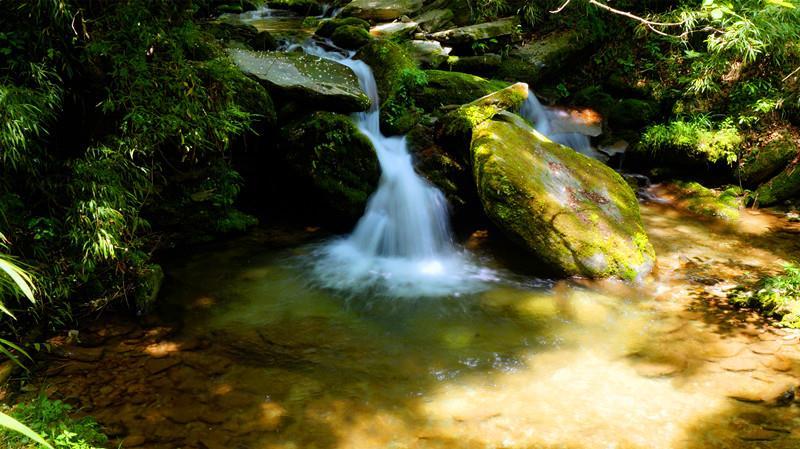 湖北八卦山省级自然保护区;一路山水一路景,山美,景美,水更美