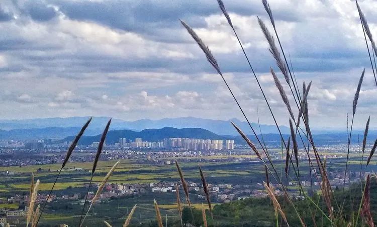 不同角度看昭通凤凰山,美!