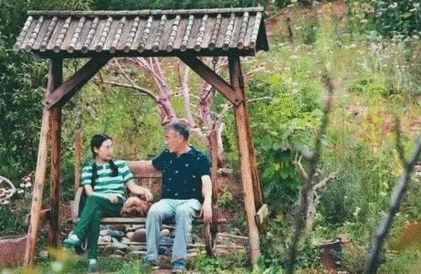 成都60后夫妻卖掉房子 租1200亩荒山建私家花