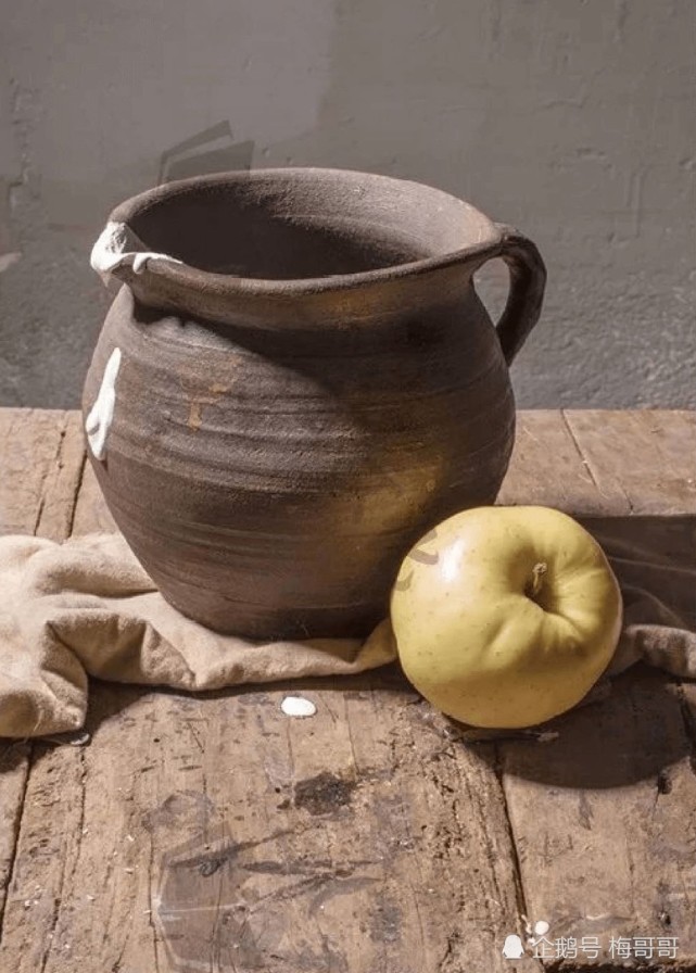 静物结构素描陶罐和苹果的组合