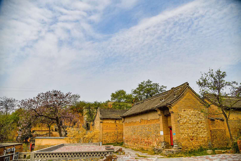 河南巩义:古香古色海上桥村