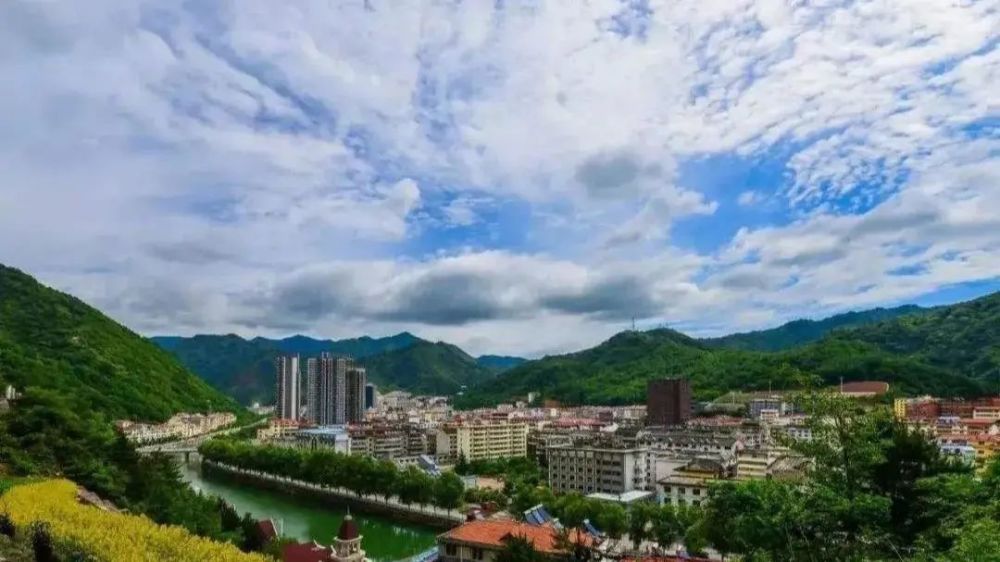 古道岭 古道岭 这里曾有着一条连接秦楚的驿道 距离柞水县城以南18