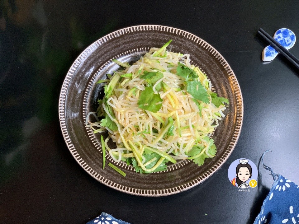 肥胖最怕此蔬菜，每天晚上吃一碗，轻松排空宿便，腰身越来越瘦