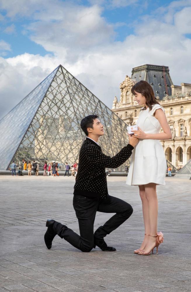 婆婆婚前就送房，新疆美人麦迪娜果然不一般，有颜会穿时尚感满满