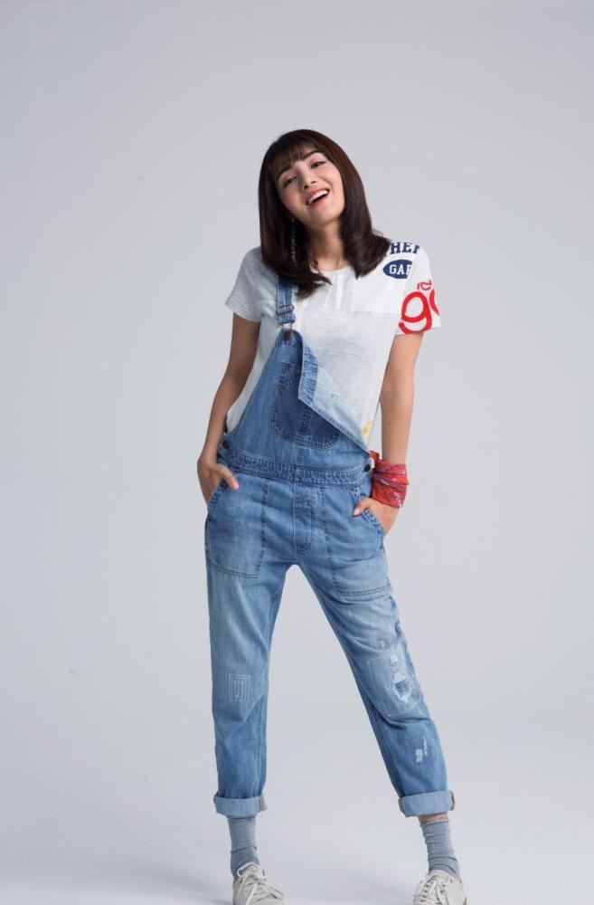 婆婆婚前就送房，新疆美人麦迪娜果然不一般，有颜会穿时尚感满满