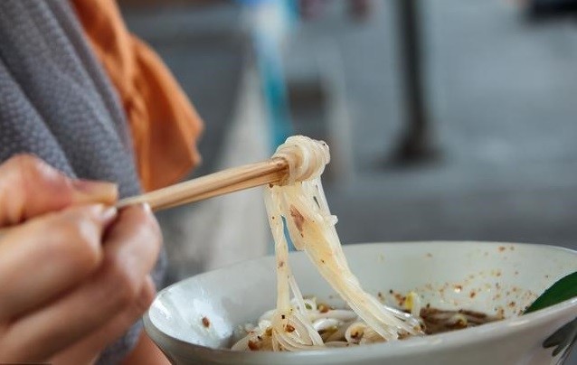 糖尿病人不能吃面食？医生辟谣：注意这4点，能血糖平稳健康无忧