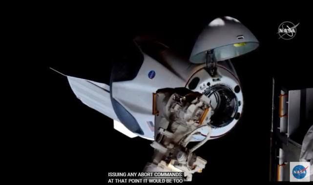 SpaceX 载人龙飞船与国际空间站成功对接