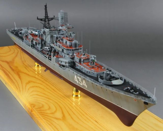 1/350前苏联海军现代级导弹驱逐舰434卓越号