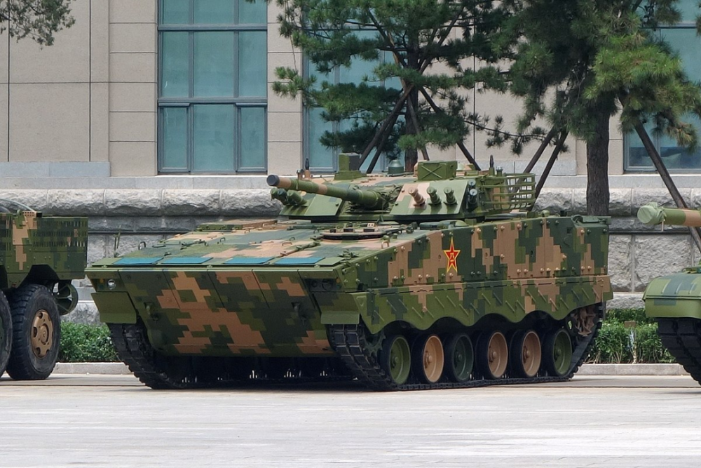 我国研制的第二代履带式步兵战车,在zbd-04步兵战车的基础上改进而来