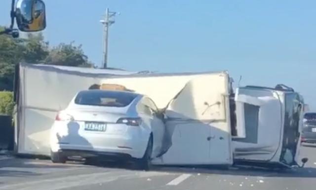 当特斯拉车祸发生时,没有一个musk信徒是无辜的