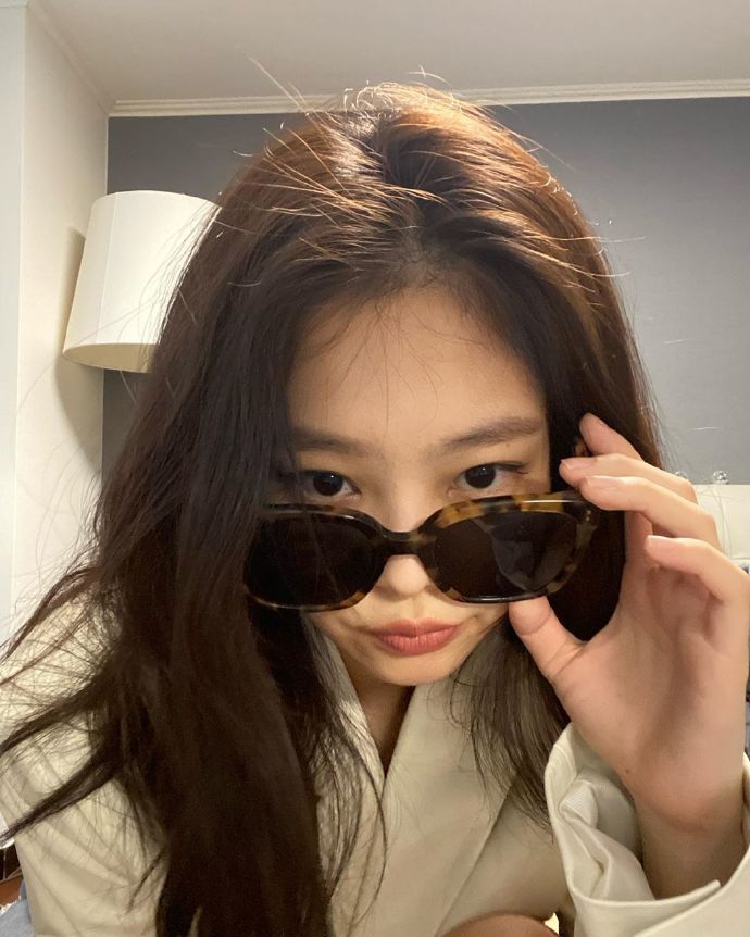 jennie5月ins个人照片合集