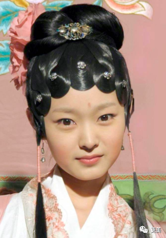 鞠婧祎和王思聪女友，联手开创富二代最爱的新绿茶脸！