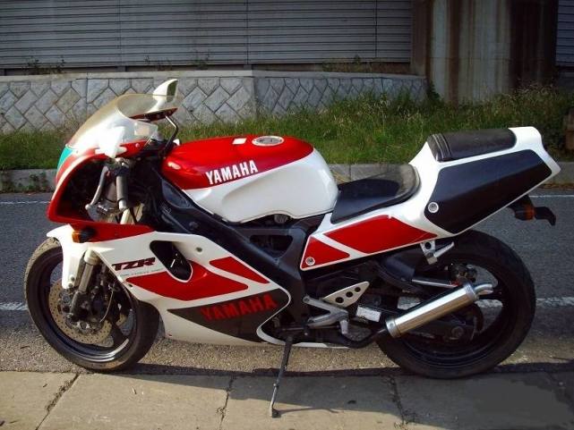 雅马哈经典两冲程仿赛神车,tzr250r摩托迭代变化