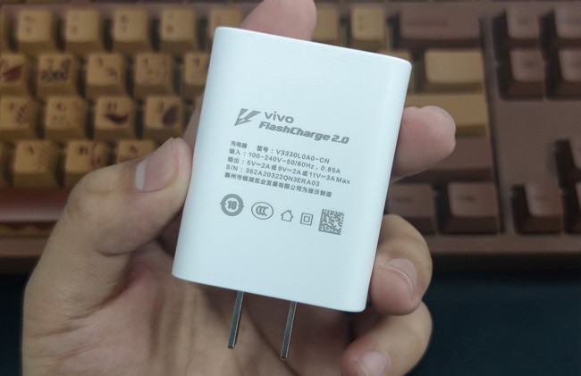 vivox50原装充电器图片,vivox50原装充电器型号 亮点远不止微云台 5g/轻薄/充电快的vivox50pro体验