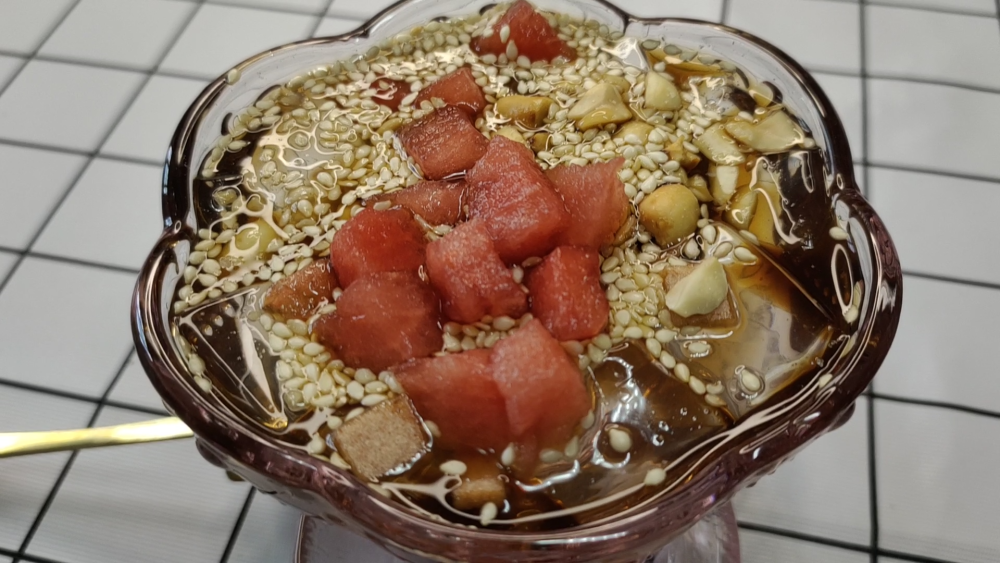 夏季消暑神器,四川冰粉,冰凉香甜,生津解暑,你学会了吗?