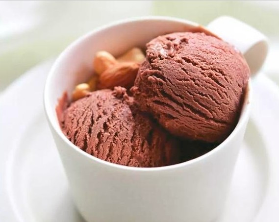 感觉很惬意哦,冰淇淋的口味众多,尤爱巧克力冰淇淋那浓郁醇厚的味道