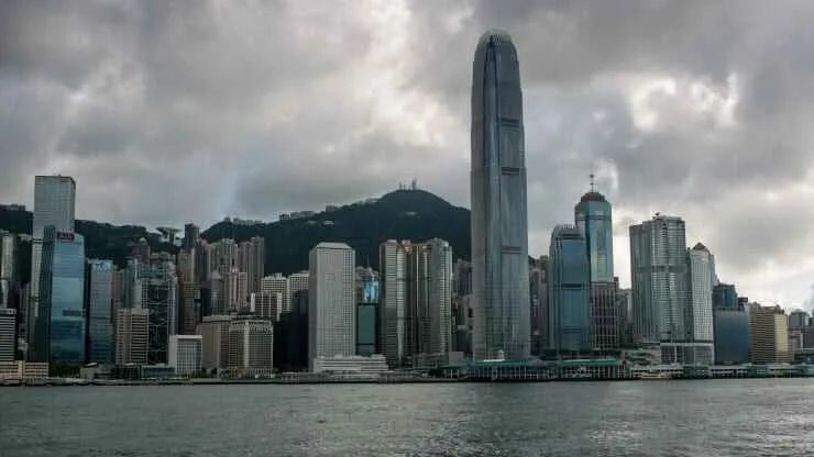 胡锡进：中美已在香港问题上摊牌，美国招数尽用，中国还攥着底牌