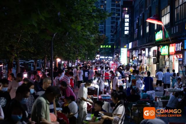 为此, go妹昨天傍晚时分 特地去民心佳园探访了街头的各类摆摊人 看看