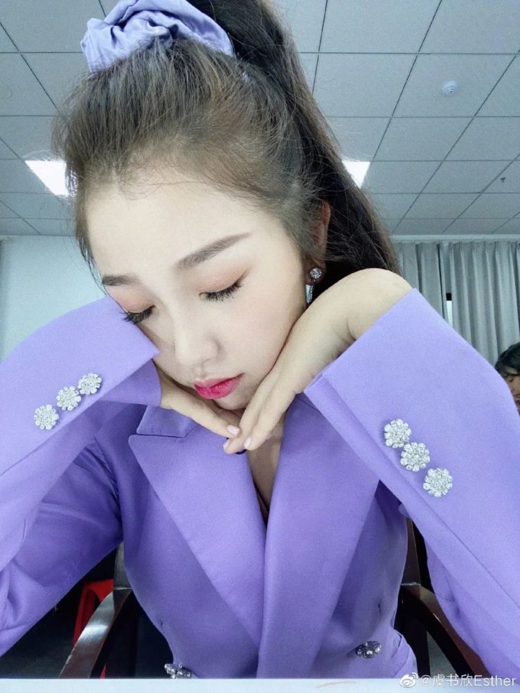 又唱又跳哭满3小时，妆容竟然纹丝未动？