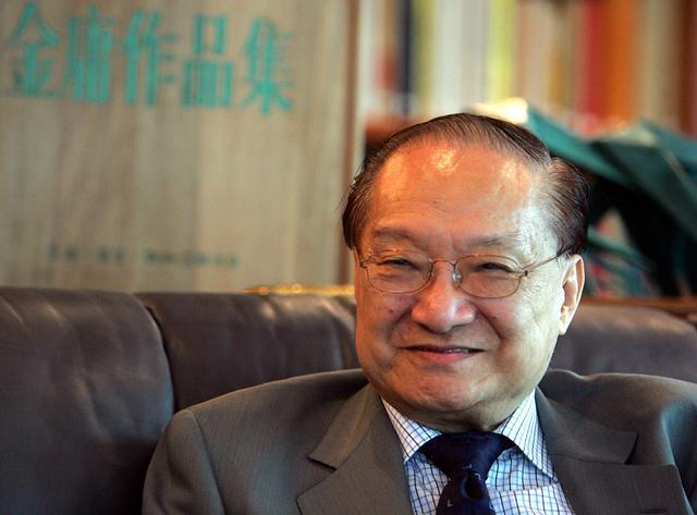金庸和徐志摩,两个人虽然是表兄弟的关系,但他们在文学创作上却有着