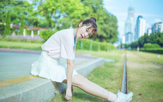 女生不用总扎丸子头了，试试下面6种新潮发型，提气清新又减龄