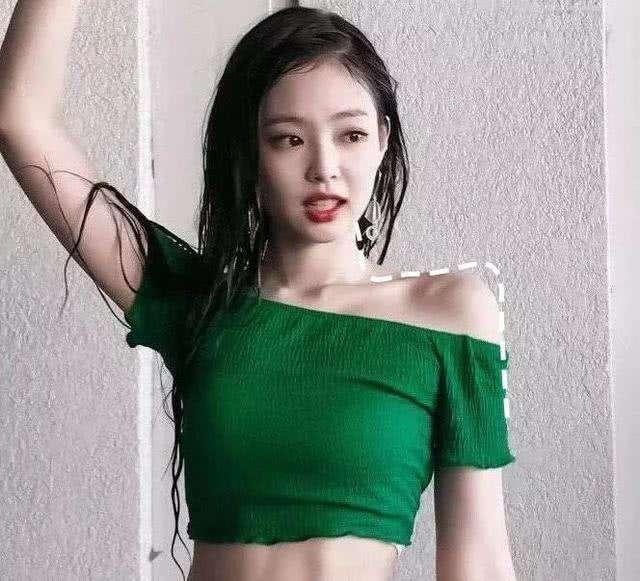 jennie绝美直角肩:继女团腿之后,普通人如何练出直角