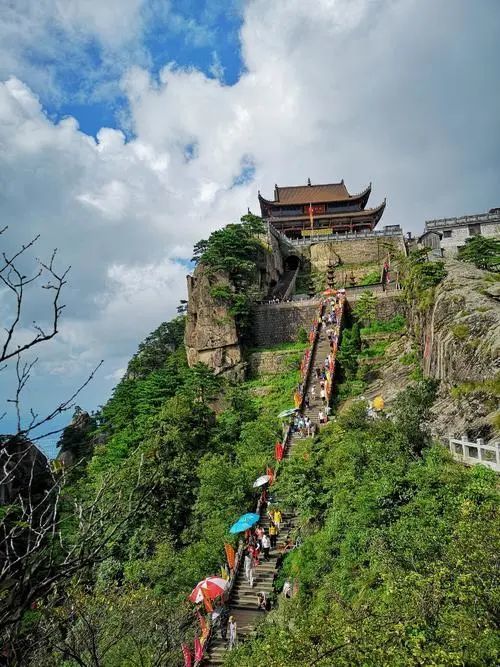 今日,九华山寺庙恢复开放!