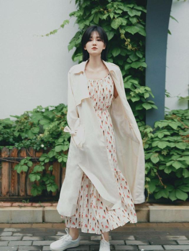 娱乐圈里不乏有那些无论从长相还是穿衣风格,甚至举止都展现出优雅与