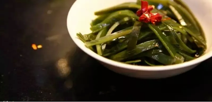这种“长寿菜”要多吃，抗血栓、降三高、防痴呆………但有个部位最好别碰