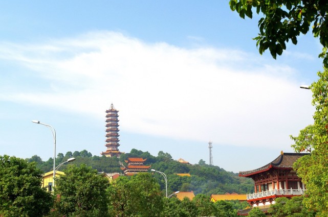 湖南一座香火旺盛的寺庙,历经千年历史,是4a级风景区