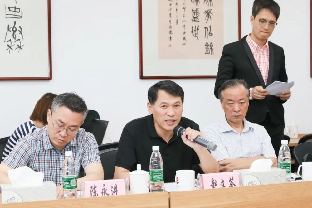在调研开场《金陵瞭望》杂志社总编辑赵文荟介绍说"这次调研是,为了