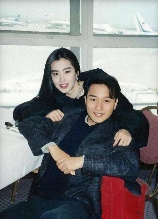 老牌港星高清合照,李嘉欣顶级养眼,王祖贤美得像二次元的!