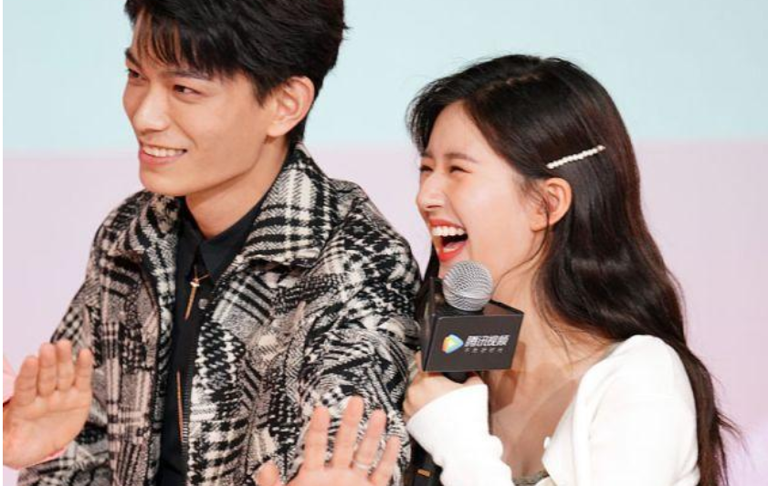 本色出演?丁禹兮赵露思现《陈芊芊》见面会,超甜小细节堪比正剧