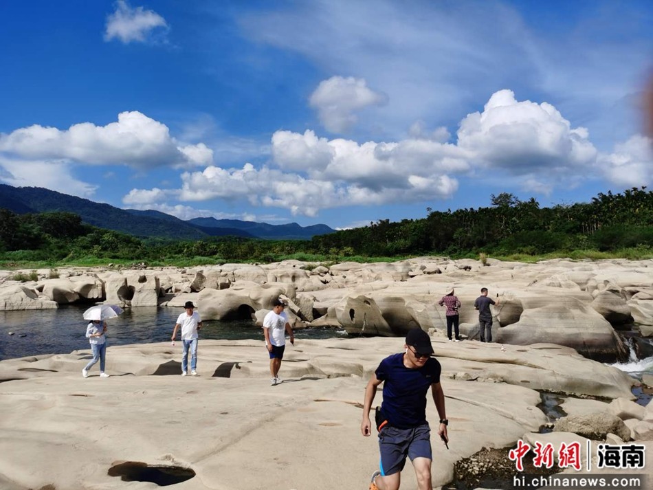 有种罕见的地质奇观叫琼中石臼群地质公园