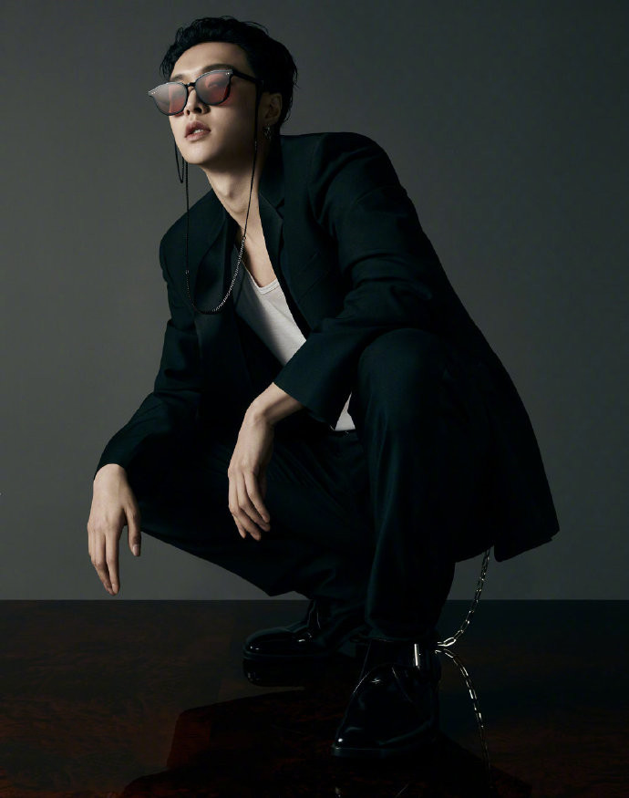杨洋的短碎发Man炸！李现剪寸头王一博换短发，夏季潮男发型来袭