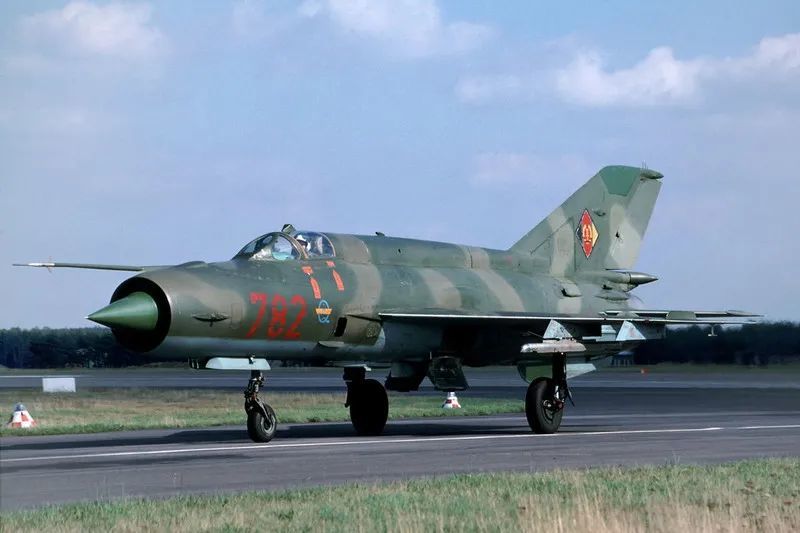冷战"鱼窝"——小记东德空军的米格-21战斗机(上)