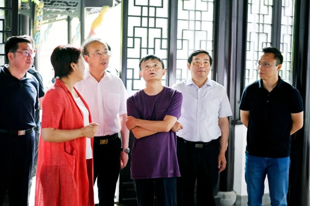 马云一行在 市委书记张祥安 市长许继伟 市委常委,秘书长杨甫祥 市委