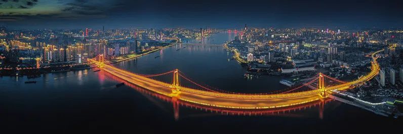 摆摊或买房，你总得选一个