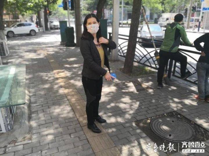 公共区漏水家中墙皮长蘑菇，申请两年无果遇维修难
