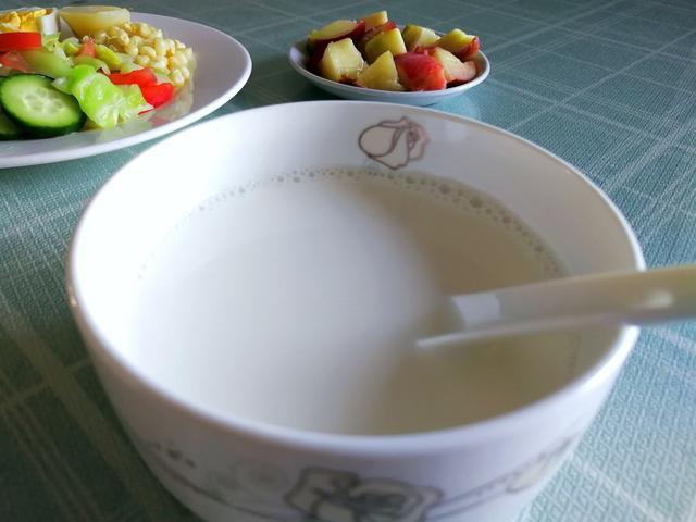 低脂肪低热量，多运动，饮食遵循3原则，不挨饿瘦身，人精神气色好